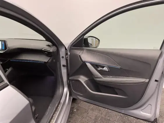 PEUGEOT 208 BUSINESS R II - voiture d'occasion - Photo 20