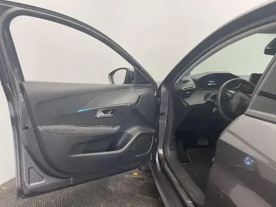 PEUGEOT 208 BUSINESS R II - voiture d'occasion - Photo 18