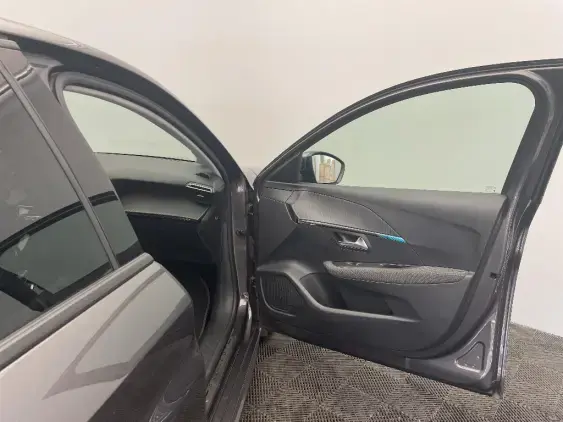 PEUGEOT 208 BUSINESS R II - voiture d'occasion - Photo 19