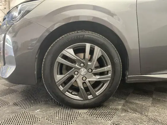 PEUGEOT 208 BUSINESS R II - voiture d'occasion - Photo 21