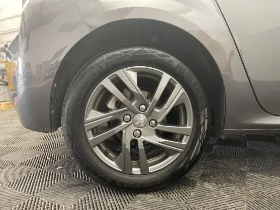 PEUGEOT 208 BUSINESS R II - voiture d'occasion - Photo 23