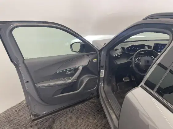 PEUGEOT 2008 II - voiture d'occasion - Photo 19