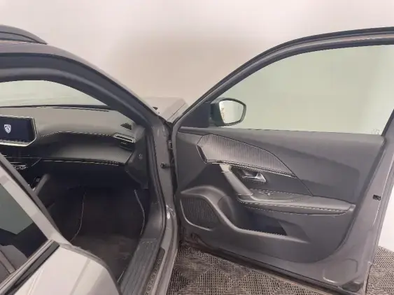 PEUGEOT 2008 II - voiture d'occasion - Photo 20