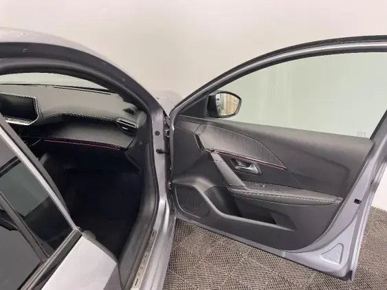 PEUGEOT 208 BUSINESS R II - voiture d'occasion - Photo 20