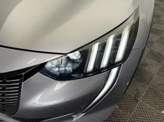 PEUGEOT 208 BUSINESS R II - voiture d'occasion - Photo 21