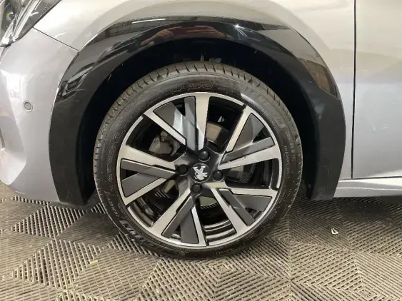 PEUGEOT 208 BUSINESS R II - voiture d'occasion - Photo 22