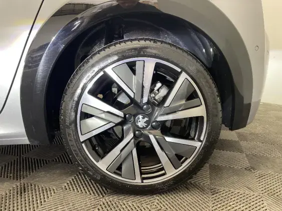 PEUGEOT 208 BUSINESS R II - voiture d'occasion - Photo 23