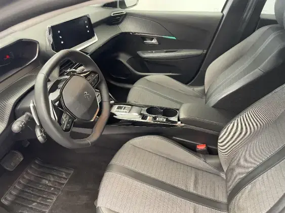 PEUGEOT 208 BUSINESS R II - voiture d'occasion - Photo 17