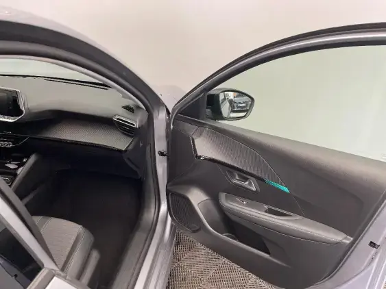 PEUGEOT 208 BUSINESS R II - voiture d'occasion - Photo 19