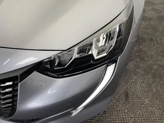 PEUGEOT 208 BUSINESS R II - voiture d'occasion - Photo 20