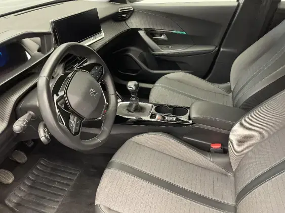 PEUGEOT 2008 II - voiture d'occasion - Photo 17