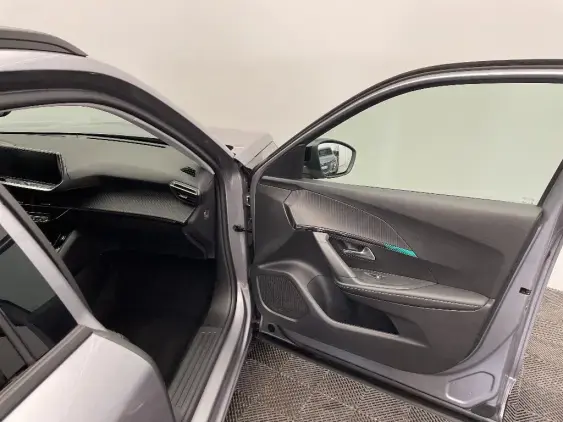 PEUGEOT 2008 II - voiture d'occasion - Photo 19