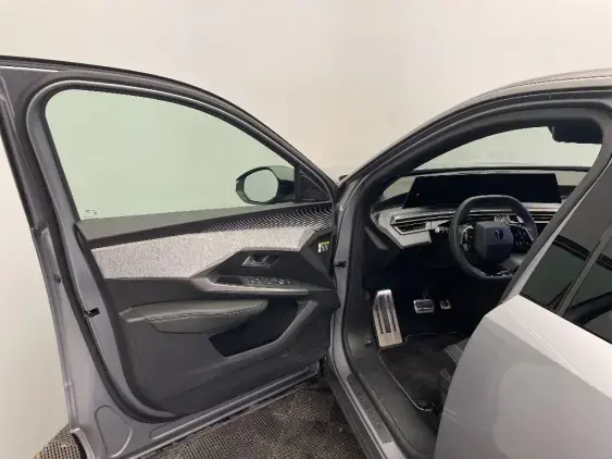 PEUGEOT 3008 ELECTRIQUE III - voiture d'occasion - Photo 17