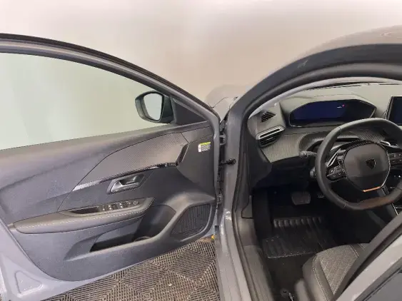 PEUGEOT 208 II - voiture d'occasion - Photo 18