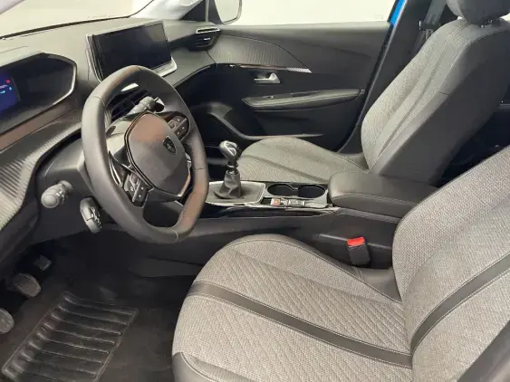 PEUGEOT 208 II - voiture d'occasion - Photo 17