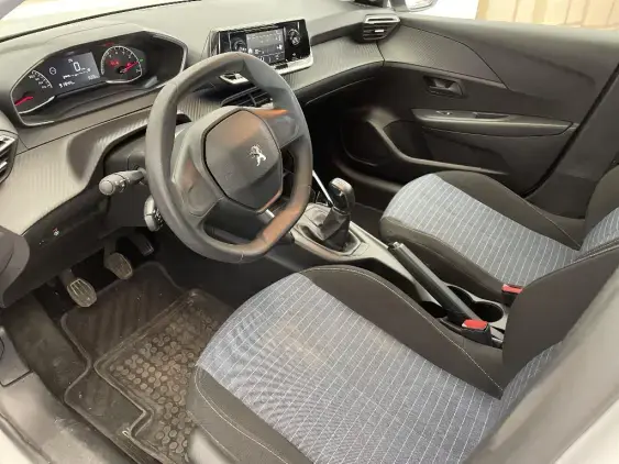 PEUGEOT 208 II - voiture d'occasion - Photo 18