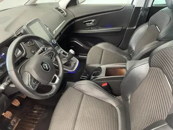 RENAULT SCENIC IV - voiture d'occasion - Photo 18