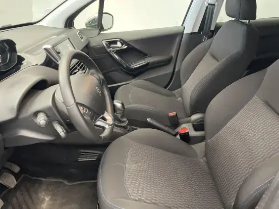 PEUGEOT 208 - voiture d'occasion - Photo 16