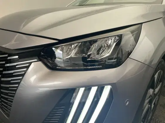 PEUGEOT 208 II - voiture d'occasion - Photo 19