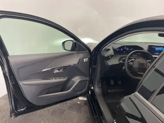 PEUGEOT 208 II - voiture d'occasion - Photo 17