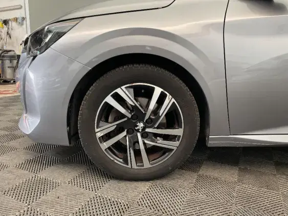 PEUGEOT 208 II - voiture d'occasion - Photo 20