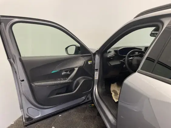 PEUGEOT 2008 II - voiture d'occasion - Photo 19