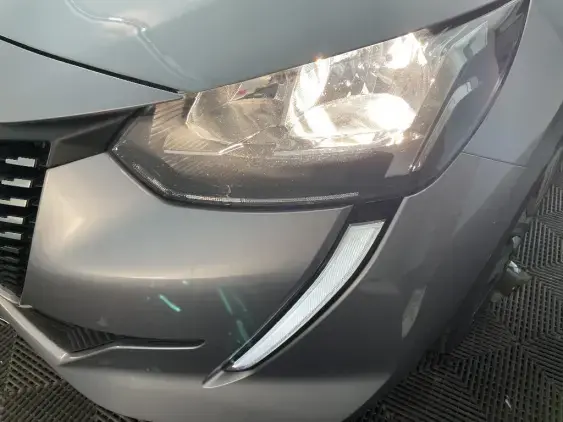 PEUGEOT 208 II - voiture d'occasion - Photo 21