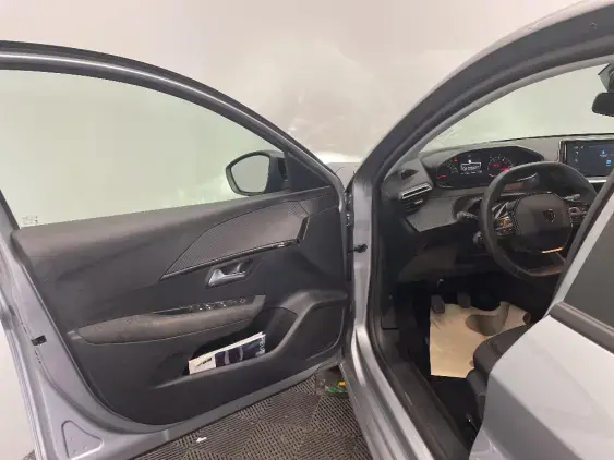 PEUGEOT 208 II - voiture d'occasion - Photo 18