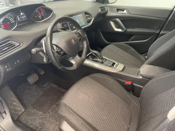 PEUGEOT 308 II - voiture d'occasion - Photo 18