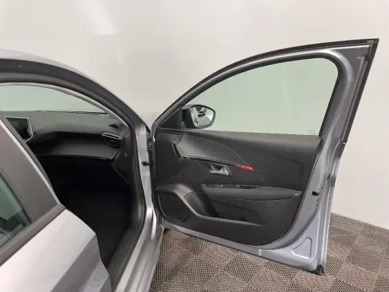 PEUGEOT 208 II - voiture d'occasion - Photo 19