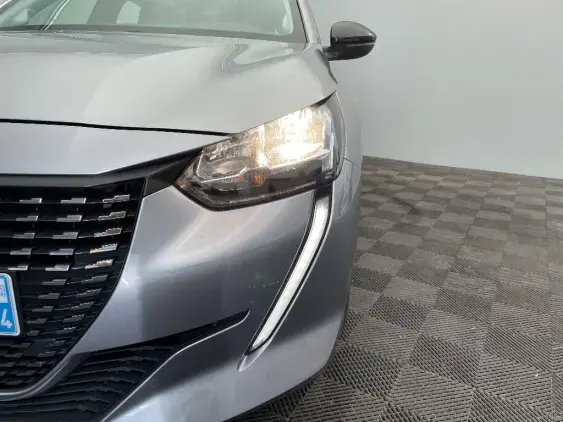 PEUGEOT 208 II - voiture d'occasion - Photo 20