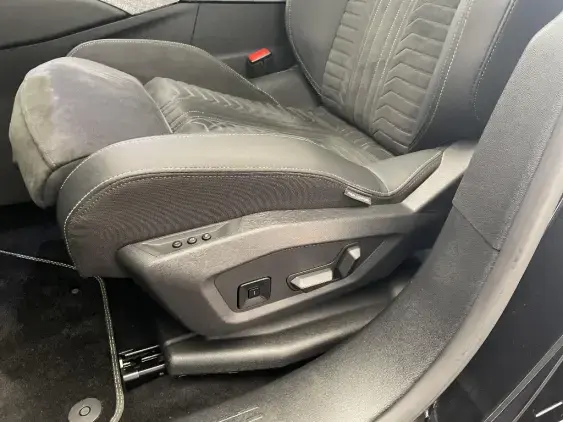 PEUGEOT 5008 ELECTRIQUE III - voiture d'occasion - Photo 17