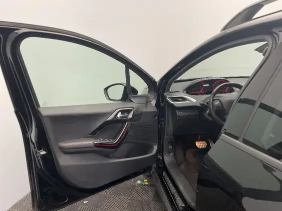PEUGEOT 2008 - voiture d'occasion - Photo 19