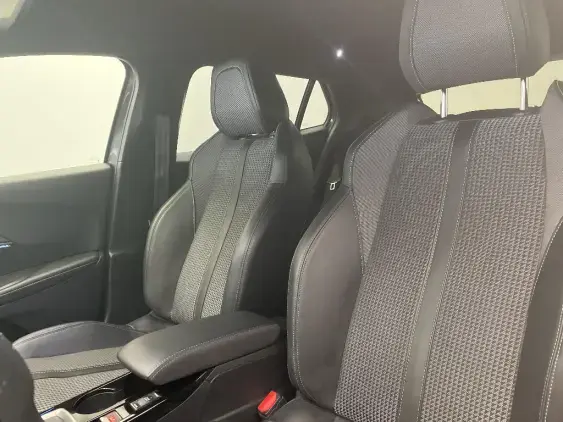 PEUGEOT 2008 II - voiture d'occasion - Photo 18