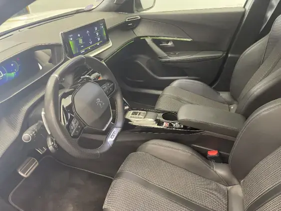 PEUGEOT 2008 II - voiture d'occasion - Photo 17