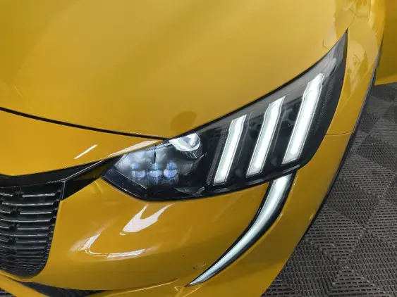 PEUGEOT 208 II - voiture d'occasion - Photo 21