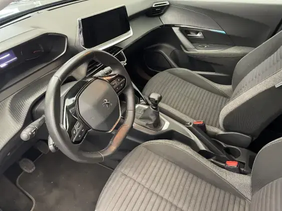 PEUGEOT 2008 II - voiture d'occasion - Photo 18