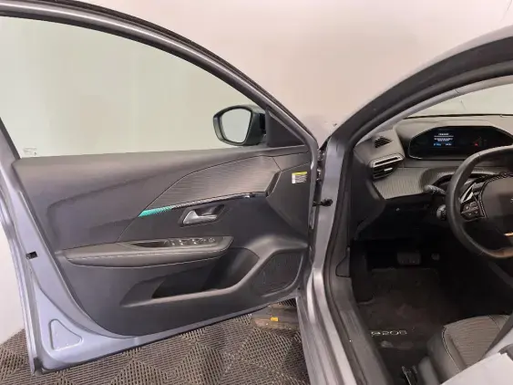 PEUGEOT 208 ELECTRIQUE II - voiture d'occasion - Photo 18