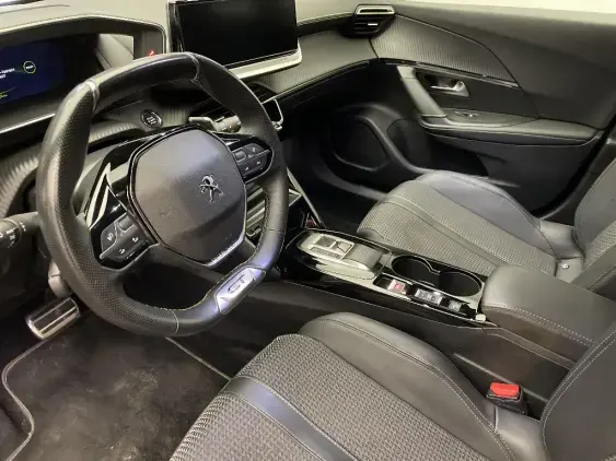 PEUGEOT 2008 II - voiture d'occasion - Photo 17