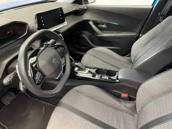 PEUGEOT 2008 II - voiture d'occasion - Photo 17