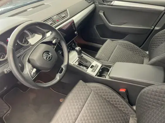 SKODA SUPERB III - voiture d'occasion - Photo 18