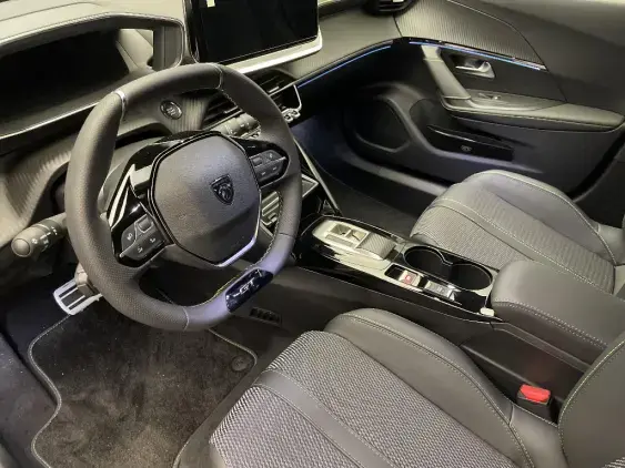 PEUGEOT 2008 II - voiture d'occasion - Photo 17