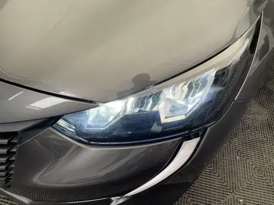 PEUGEOT 208 II - voiture d'occasion - Photo 19