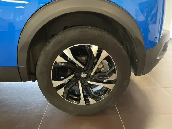 PEUGEOT 2008 II - voiture d'occasion - Photo 23