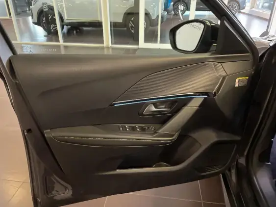 PEUGEOT 208 BUSINESS R II - voiture d'occasion - Photo 19