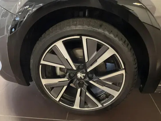 PEUGEOT 208 BUSINESS R II - voiture d'occasion - Photo 23