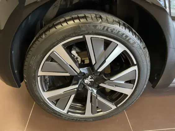 PEUGEOT 208 BUSINESS R II - voiture d'occasion - Photo 25