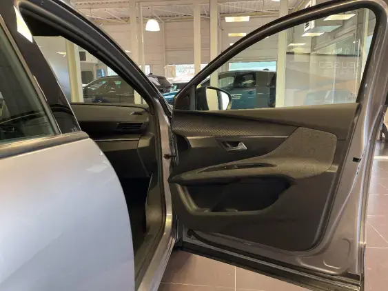 PEUGEOT 3008 II - voiture d'occasion - Photo 18