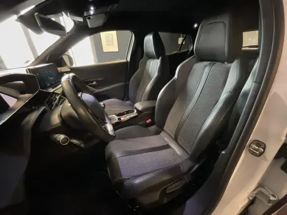 PEUGEOT 2008 II - voiture d'occasion - Photo 18