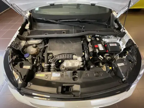 PEUGEOT 2008 II - voiture d'occasion - Photo 21